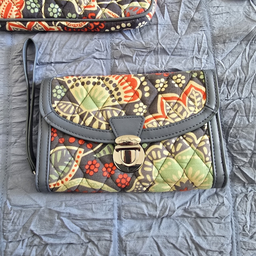 Vera bradley wristlet